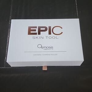 OSMOSIS + BEAUTY Epic Skin Tool Diamond Roller Skincare Tool Rose Gold